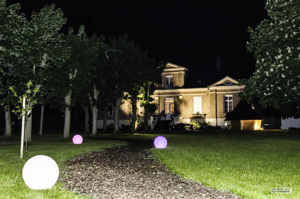 Château des Lumières Gîte et gîte insolite Saint-Blimont Esterno foto